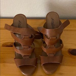 lucky brand tan heels